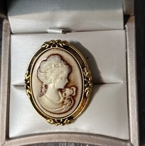 Elegant Gold Toned Cameo Brooch